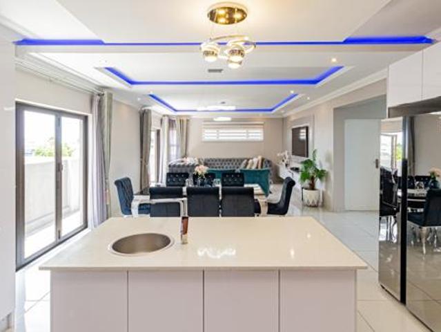 4 Bedroom House in Valley View Estate
