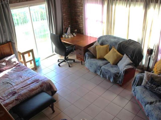 4 Bedroom House in Van Riebeeck Heights