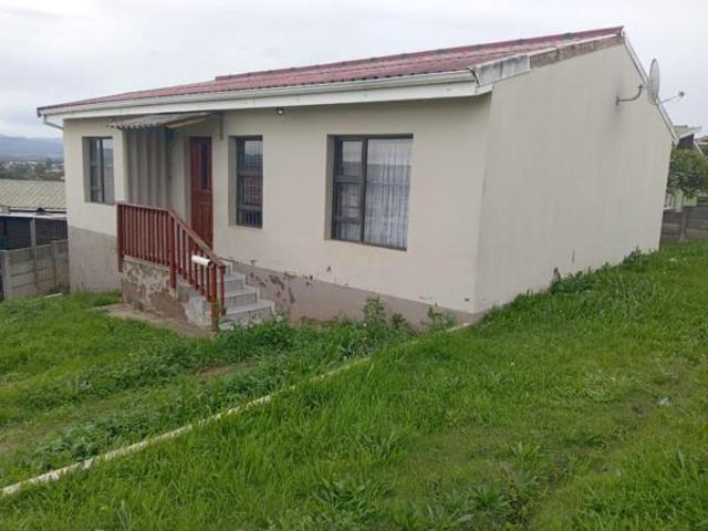4 Bedroom House in Van Riebeeck Heights