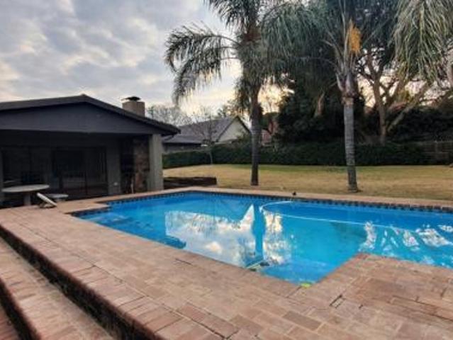 4 Bedroom House in Van Riebeeck Park