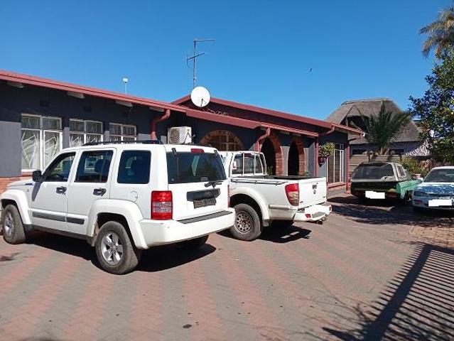4 Bedroom House in Vanderbijlpark CE2
