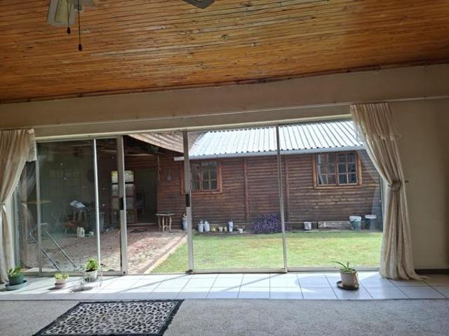 4 Bedroom House in Vanderbijlpark CE3