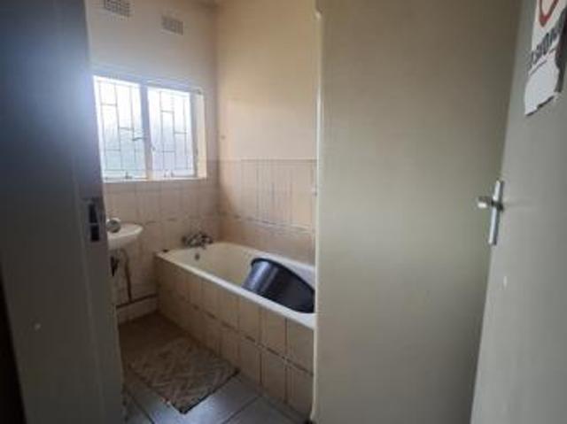 5 Bedroom House in Vanderbijlpark CW