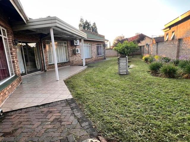 4 Bedroom House in Vanderbijlpark SE4