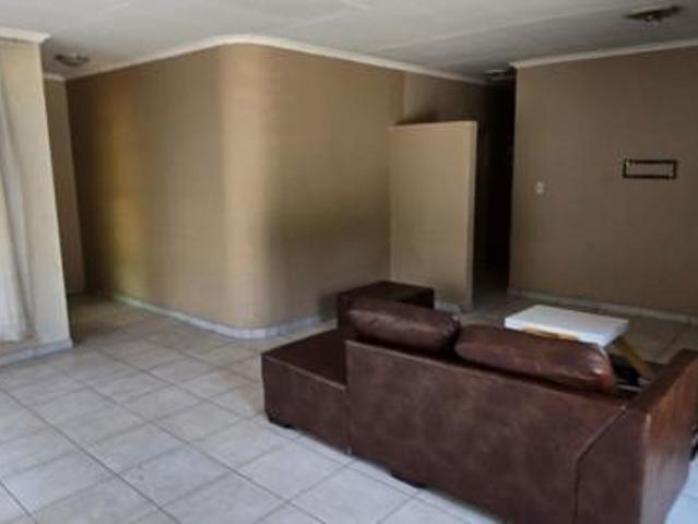 4 Bedroom House in Vanderbijlpark SE6