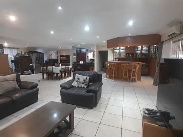 4 Bedroom House in Vanderbijlpark SE6