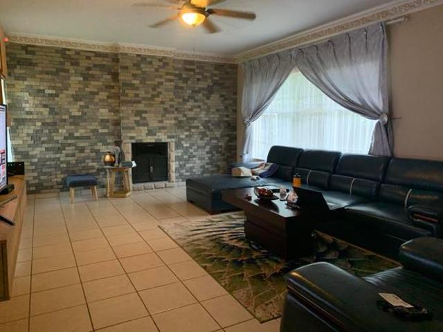 4 Bedroom House in Vanderbijlpark SE6