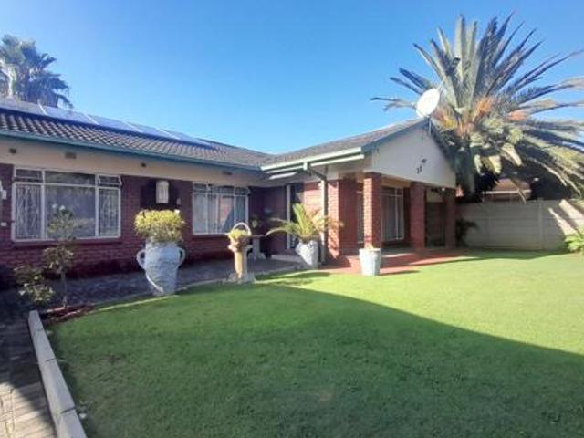 4 Bedroom House in Vanderbijlpark SE7
