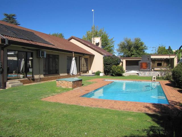 4 Bedroom House in Vanderbijlpark SE7