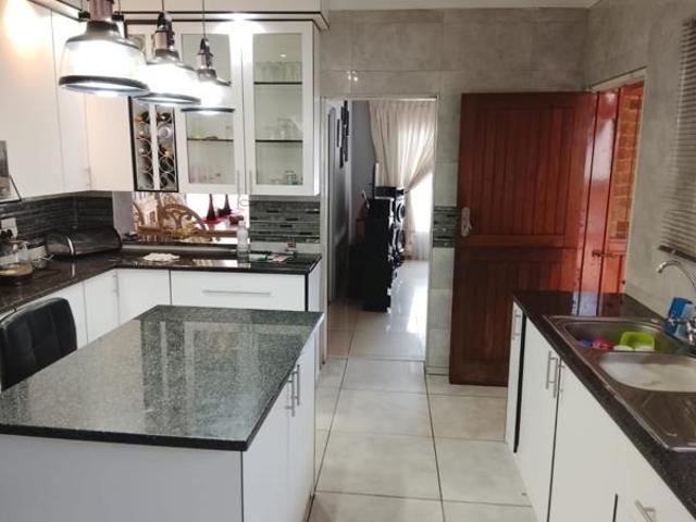 4 Bedroom House in Vanderbijlpark SE7