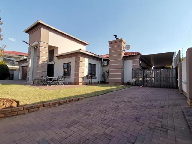 4 Bedroom House in Vanderbijlpark SE8