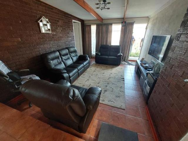 4 Bedroom House in Vanderbijlpark SE1