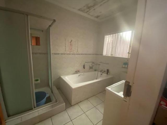 4 Bedroom House in Vanderbijlpark SE2