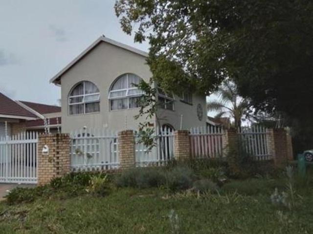 4 Bedroom House in Vanderbijlpark SE2