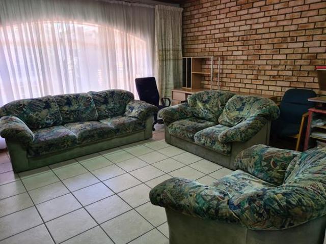 4 Bedroom House in Vanderbijlpark SE2