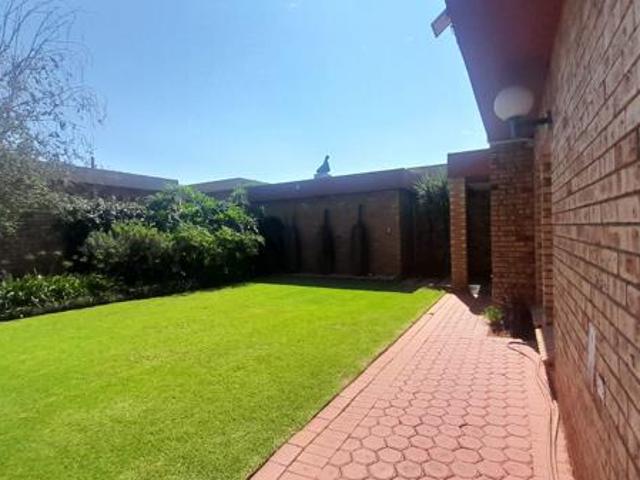 4 Bedroom House in Vanderbijlpark SE3