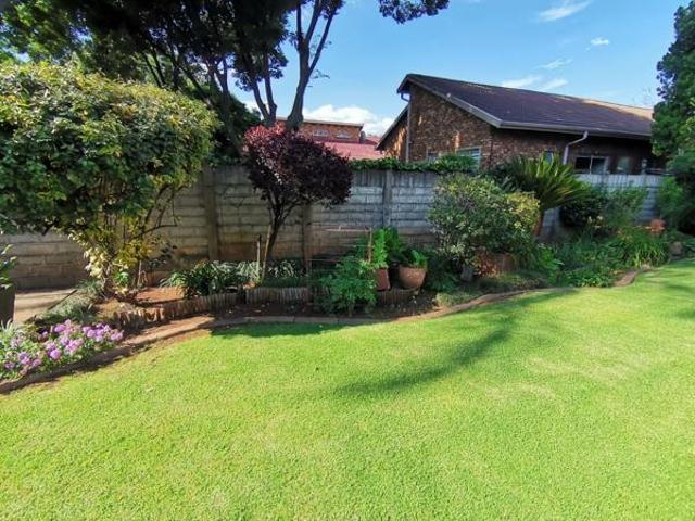 4 Bedroom House in Vanderbijlpark SE3