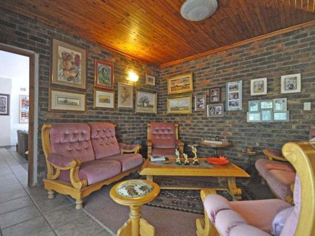 4 Bedroom House in Vanderbijlpark SE3