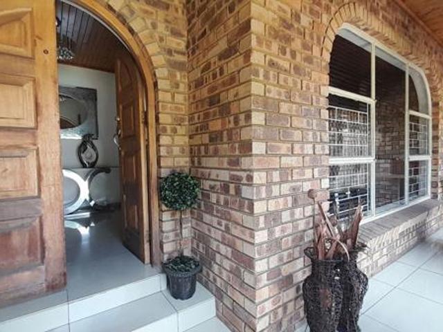 4 Bedroom House in Vanderbijlpark SE3