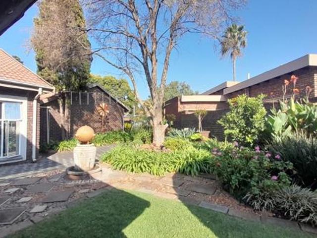 4 Bedroom House in Vanderbijlpark SE3