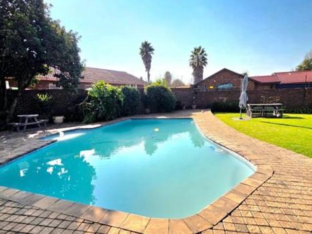 4 Bedroom House in Vanderbijlpark SE