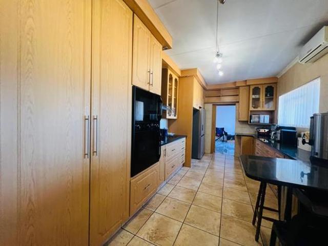 4 Bedroom House in Vanderbijlpark SE2