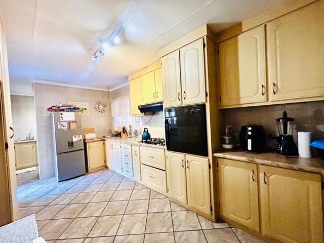 4 Bedroom House in Vanderbijlpark SE