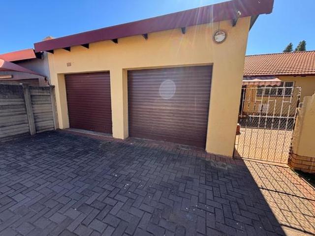 4 Bedroom House in Vanderbijlpark SE