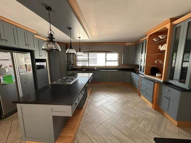 4 Bedroom House in Vanderbijlpark SW5