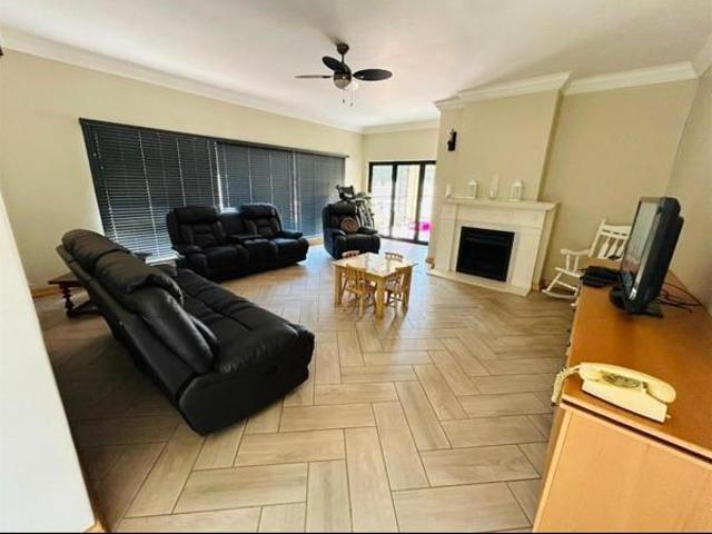 4 Bedroom House in Vanderbijlpark SW5