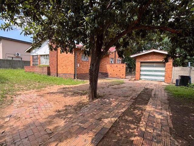4 Bedroom House in Vanderbijlpark SW5