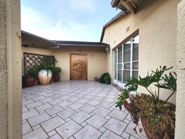 4 Bedroom House in Vanderbijlpark SW