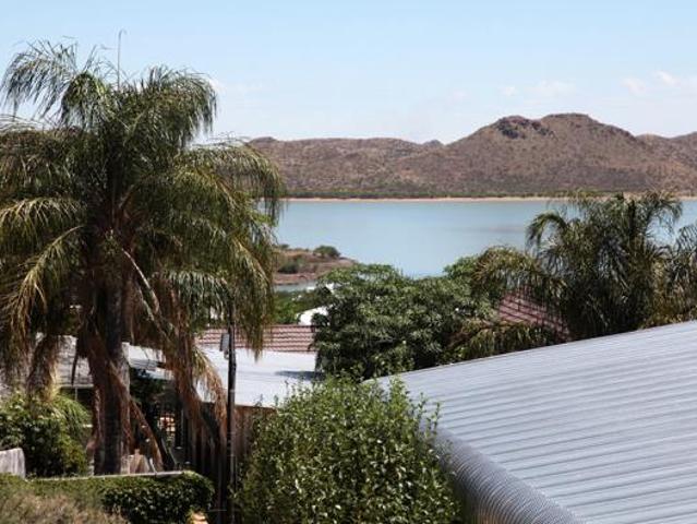 4 Bedroom House in Vanderkloof