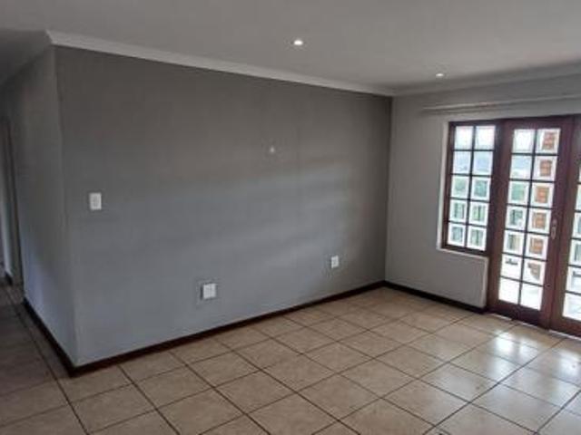 4 Bedroom House in Vanderkloof