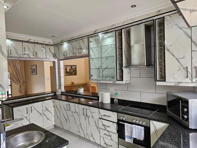 4 Bedroom House in Veld En Vlei
