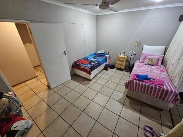4 Bedroom House in Veld En Vlei