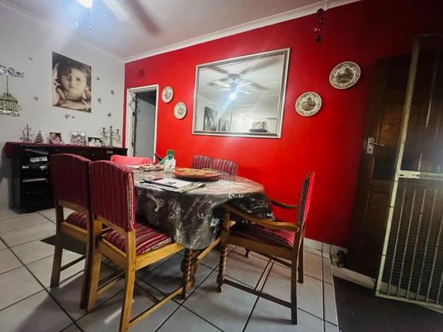 4 Bedroom House in Veld En Vlei