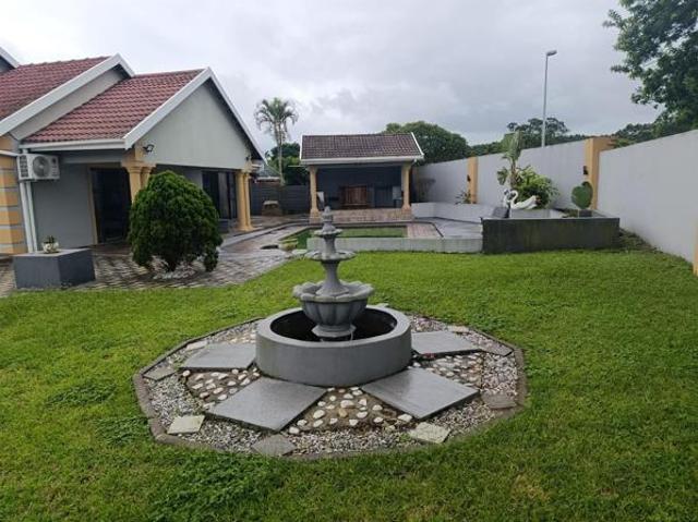 4 Bedroom House in Veld En Vlei