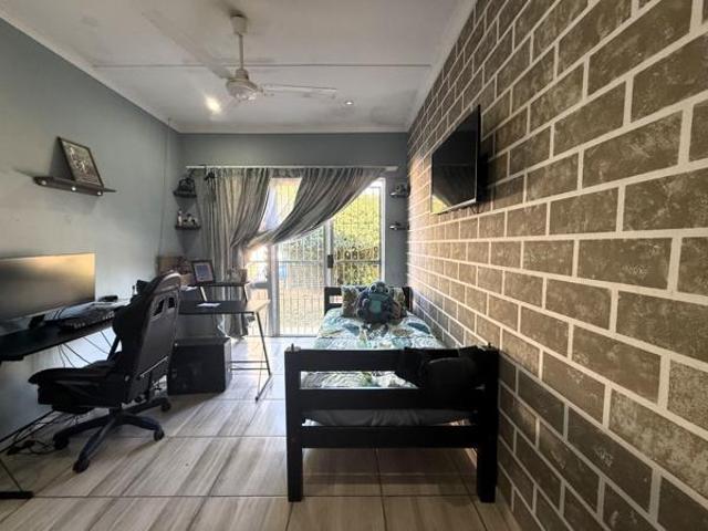 4 Bedroom House in Veld En Vlei