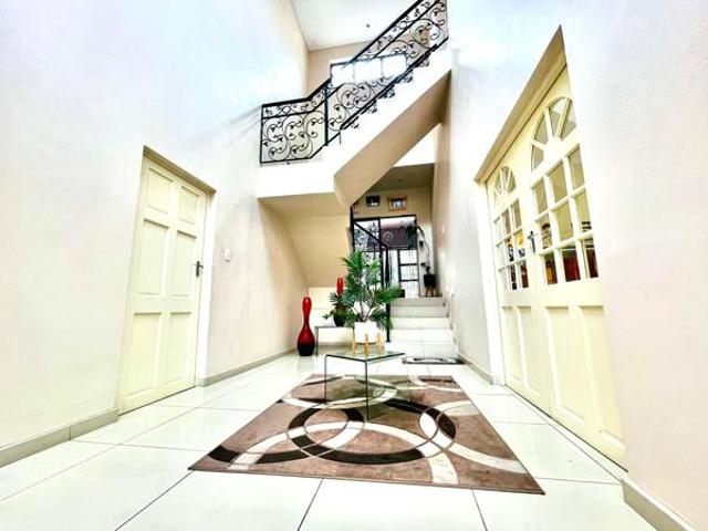 4 Bedroom House in Veld En Vlei