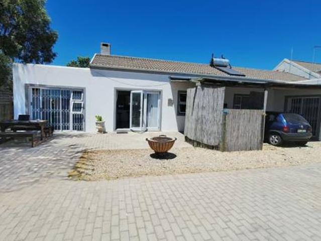 4 Bedroom House in Velddrif