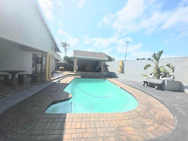 4 Bedroom House in Veldenvlei