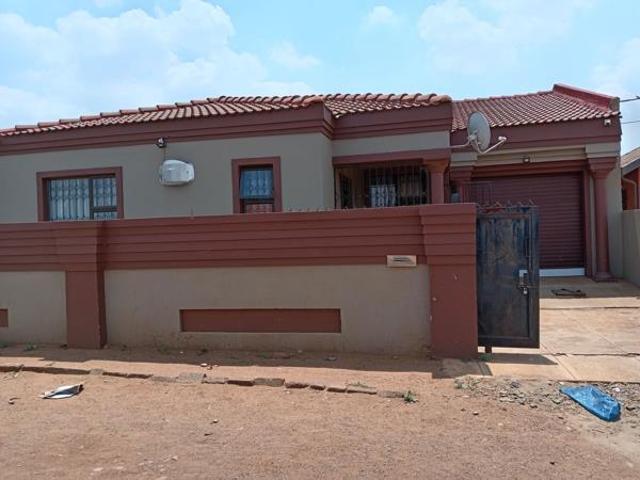4 Bedroom House in Vereeniging Central