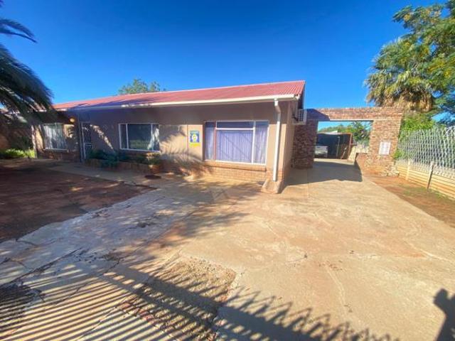 4 Bedroom House in Verwoerdpark