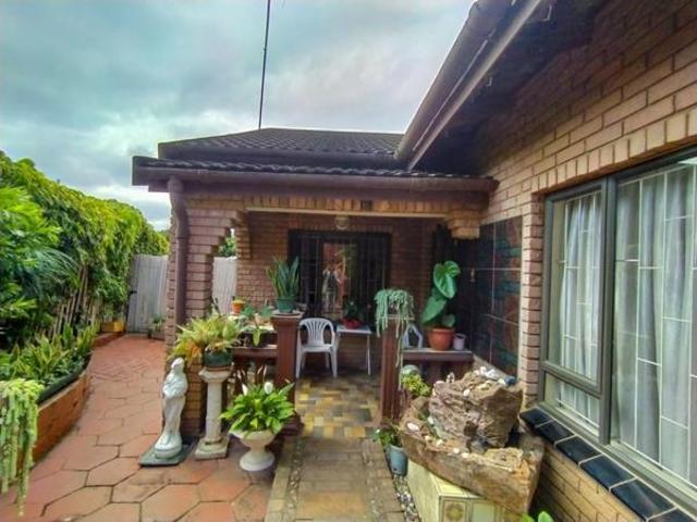 4 Bedroom House in Verulam Central