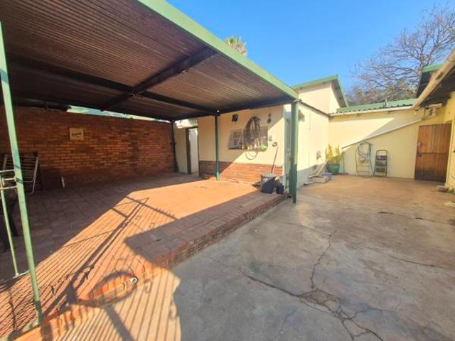 4 Bedroom House in Villieria