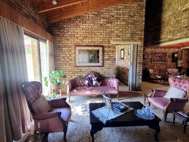 4 Bedroom House in Vryburg
