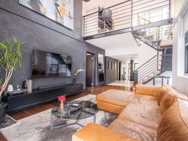 4 Bedroom House in Vredehoek
