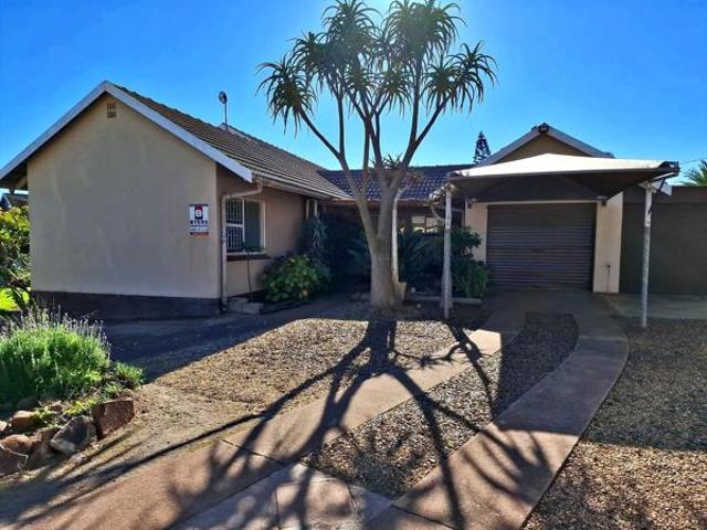 4 Bedroom House in Vredenburg