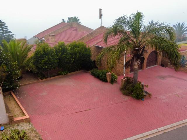 4 Bedroom House in Vredenburg